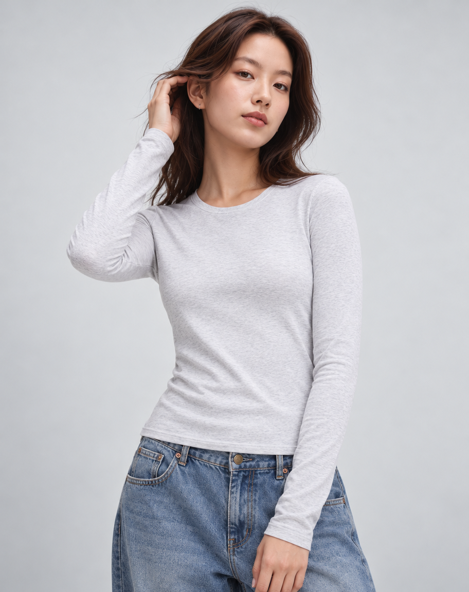 Long-sleeved shirt made of soft cotton (Coming Soon)